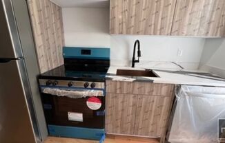 3 beds, 1 bath, $6,000, Unit 2