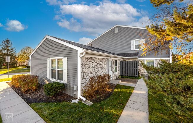 Schaumburg Ranch Two Bedroom One Bath with One Car Garage