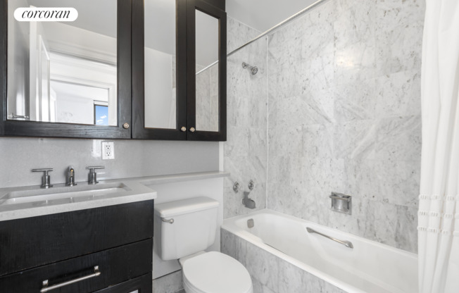 3 beds, 2 baths, 968 sqft, $8,500, Unit 32B