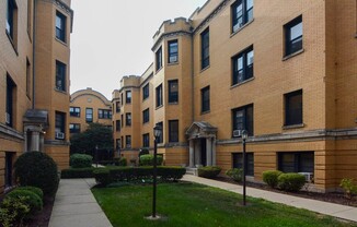 2424 SAWYER