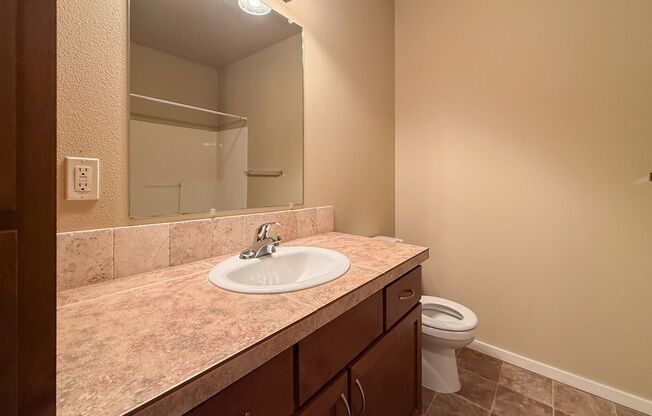 2 beds, 2 baths, 1,090 sqft, $1,600, Unit 523-10