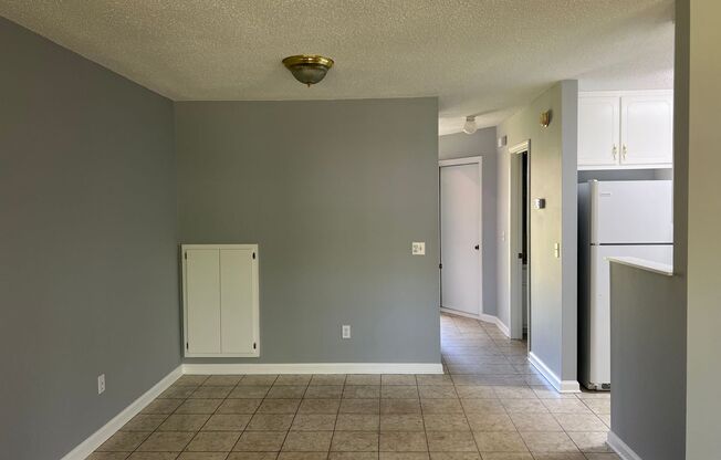 Available Now- 113 Pineridge  Move - In Special 1/2 off the first month rent.