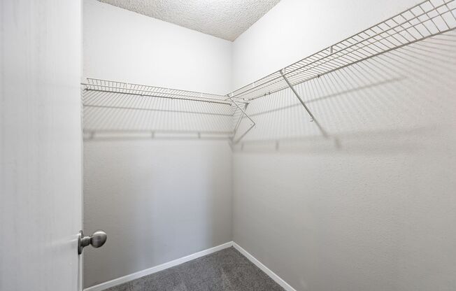 1 bed, 1 bath, 707 sqft, $1,100, Unit I15