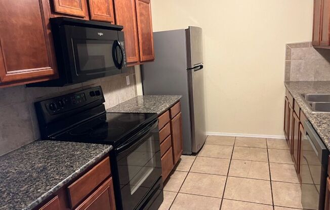 2 beds, 2 baths, 999 sqft, $1,180, Unit 2807 SW 27th Amarillo, TX 79109