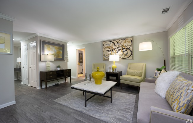 Spalding Bridge | Sandy Springs, GA | Spacious Living Area