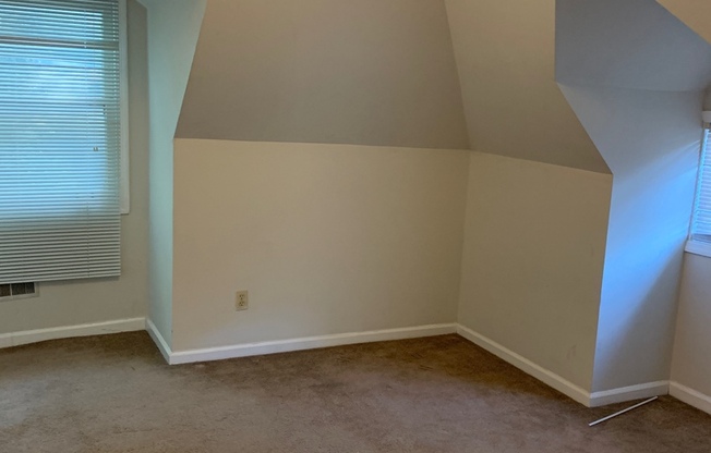 2 beds, 1 bath, $1,425