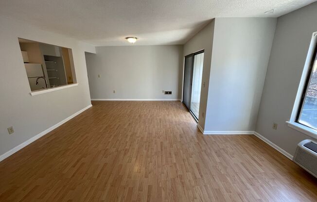 Hamden 2 Bed Condo w/ Dishwasher and Off-Street Parking Available Now!