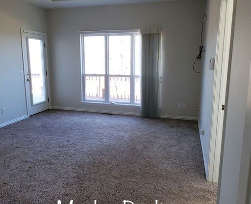 3 beds, 2 baths, $2,300