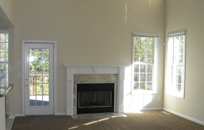 Home For The Holidays!! Huge 4 Bedroom/3 Bath Home Available In Perfect Lithonia Location!!!