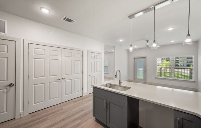 Studio, 1 bath, 646 sqft, $1,575