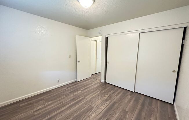 2 beds, 1 bath, $1,300, Unit Apt 16