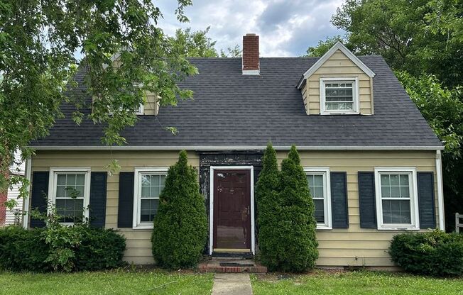 The Off-Campus Sweet Spot: 4 Beds, 2 Baths - Available August 1st!
