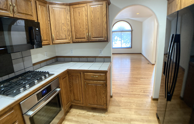 110 LUXURY LN