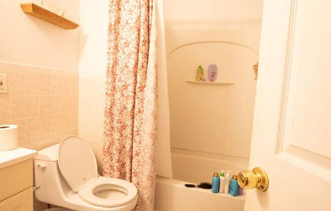 4 beds, 1 bath, $4,958, Unit 62 Egmont St. #5