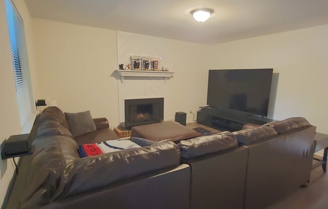 102 BRAMBLE CT