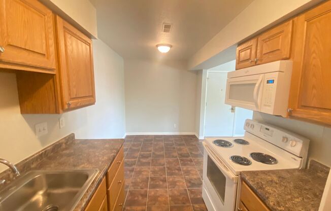 2 beds, 1 bath, 725 sqft, $695, Unit 1120-9