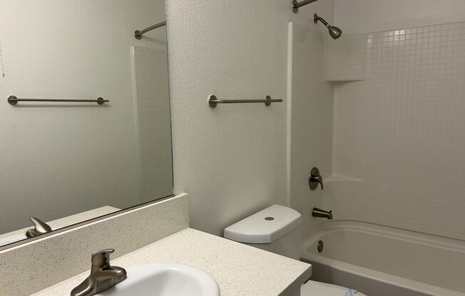 1 bed, 1 bath, 750 sqft, $2,430, Unit A032