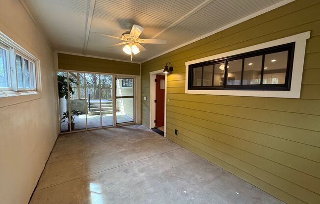 Downtown - Contemporary Apartment minutes from Everything!