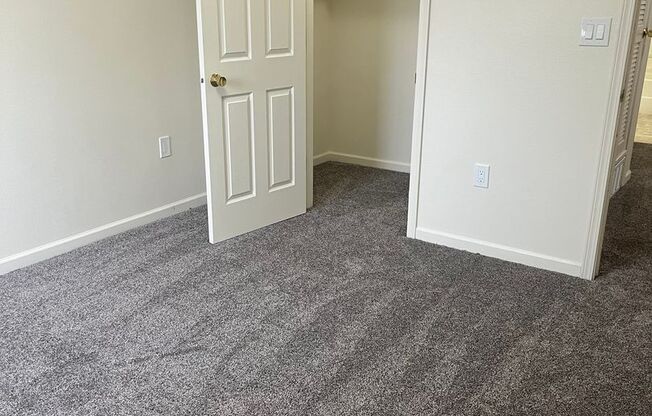 3 beds, 2 baths, 1,360 sqft, $1,489, Unit 30