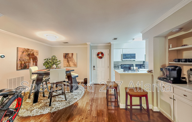 3104 PINE HTS DR NE