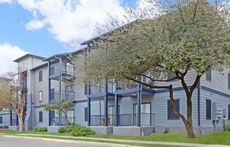 Lago Vista Apartments