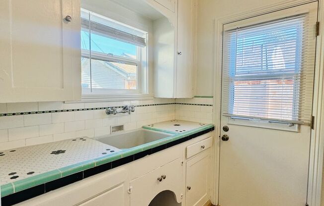 NORTH PARK BUNGALOW AVAILABLE! 1BD/1BA - $1,995/mo!!