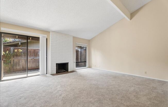 2489 / 2491 American River Dr