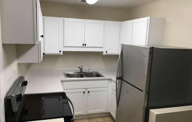 3 beds, 1 bath, $1,250