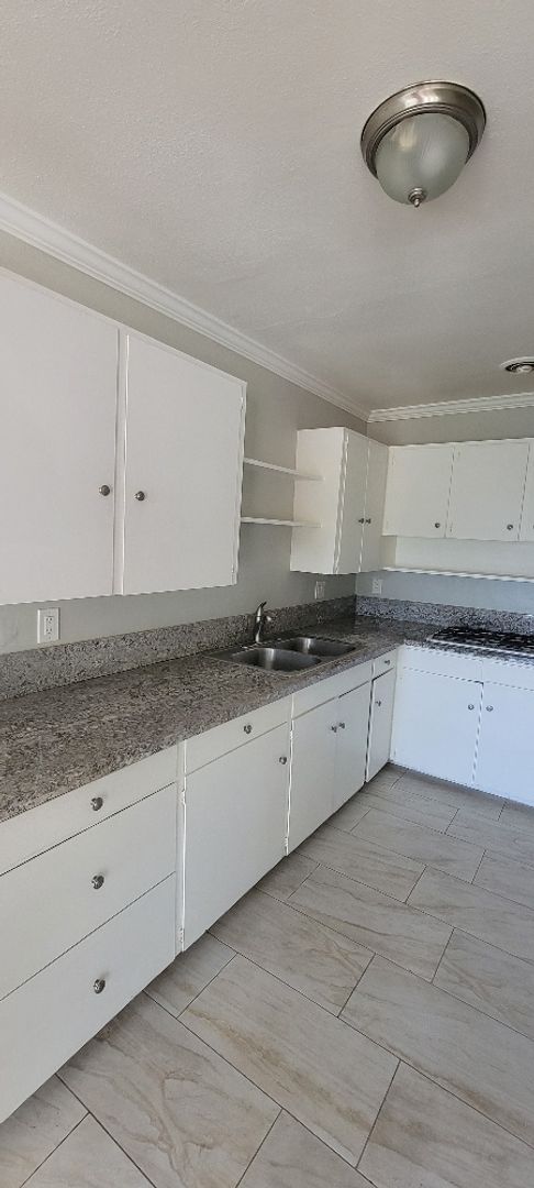 1 bed, 1 bath, 700 sqft, $2,025, Unit 03