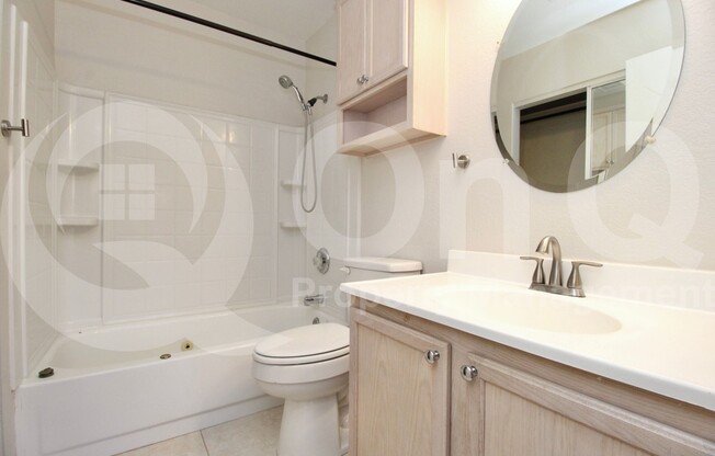 2 beds, 2.5 baths, 1,120 sqft, $1,699, Unit 1049