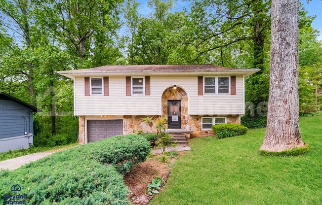 Stunning 4 Bedroom 2 Bathroom Home - Looking for You!
