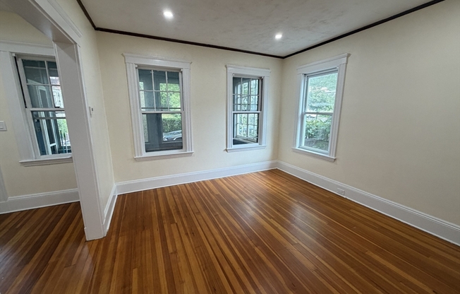6 MALVERN AVE