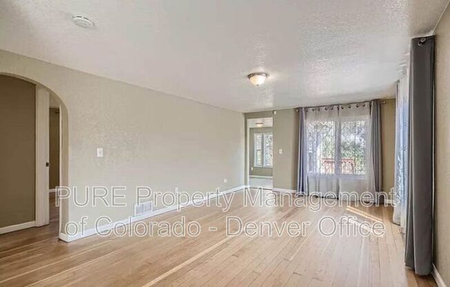 925 HARLAN ST