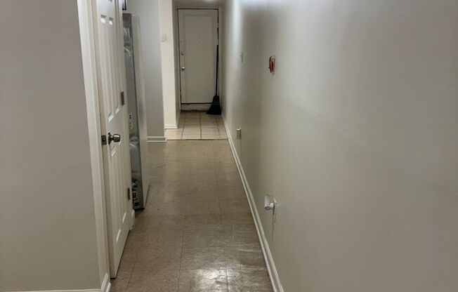 1 bed, 1 bath, $875, Unit Basement