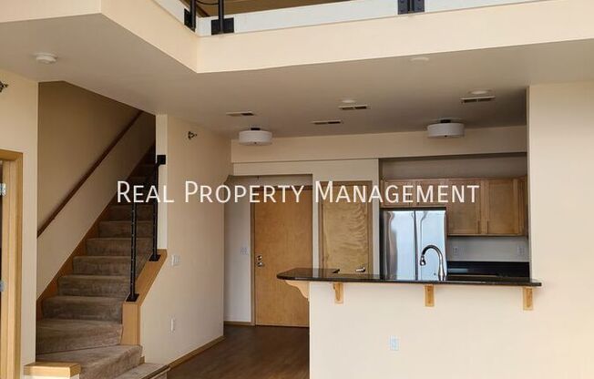 2121 S KINNICKINNICK AVE