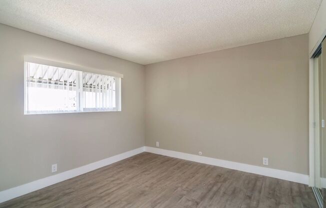 2 beds, 1 bath, $2,595, Unit 204