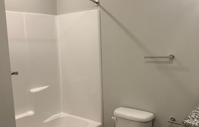 2 beds, 2 baths, 953 sqft, $1,650, Unit Bay 6 Unit 226