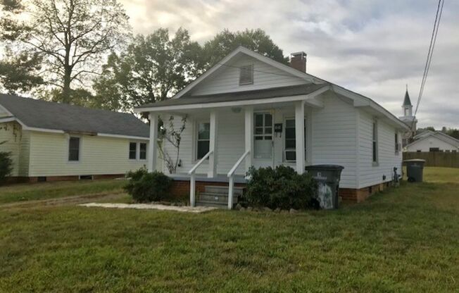 Adorable 2 bedroom 1 bathroom House . Located in Kannapolis