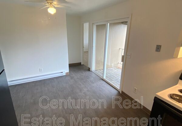 3 beds, 1 bath, 990 sqft, $1,595