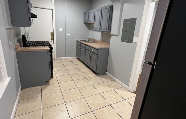 1 bed, 1 bath, 750 sqft, $1,325, Unit 1650-2