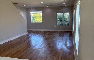 1147-1149 1/2 Tamarind Ave (RR)