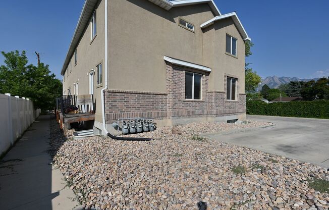 347 E. Vine Street