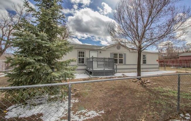 Secluded 3 bedroom 2 bath home with 1539 square feet!