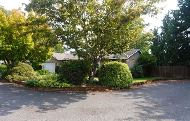 Beautiful Lincoln Neighborhood Home for Lease - 4631 NW Lincoln Ave