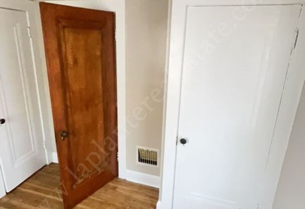 3 beds, 1 bath, $1,300