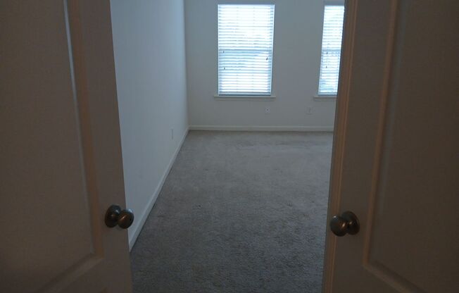 3 beds, 2.5 baths, $2,195