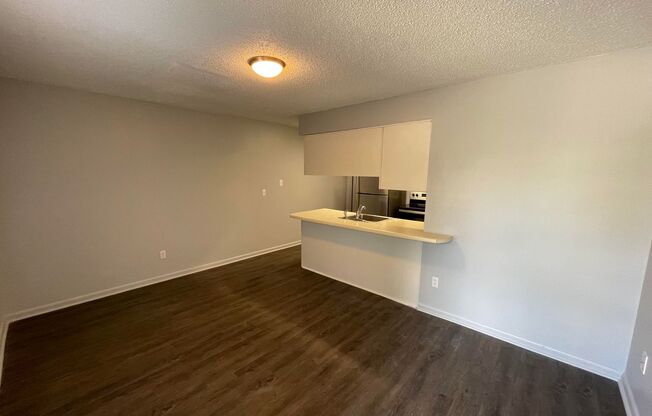 1 bed, 1 bath, 480 sqft, $600, Unit 1817 Self 1