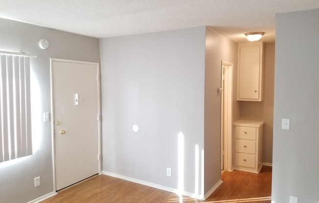 Studio, 1 bath, 350 sqft, $1,650, Unit 29