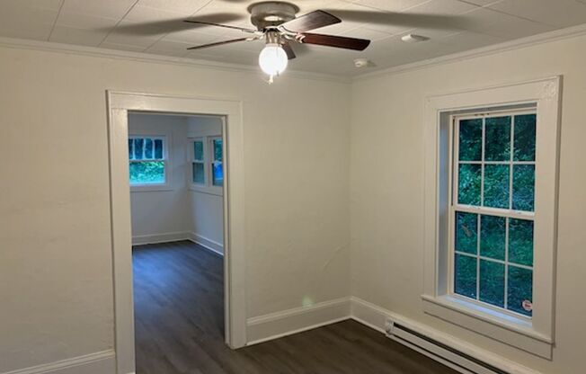 3 beds, 1 bath, $1,250