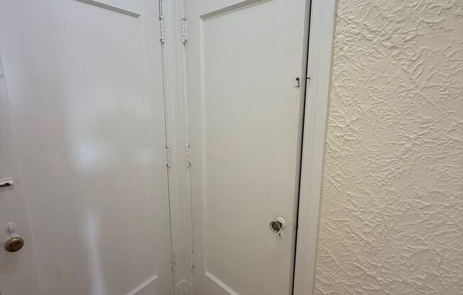 Studio, 1 bath, 308 sqft, $1,175, Unit Bayard Manor 302